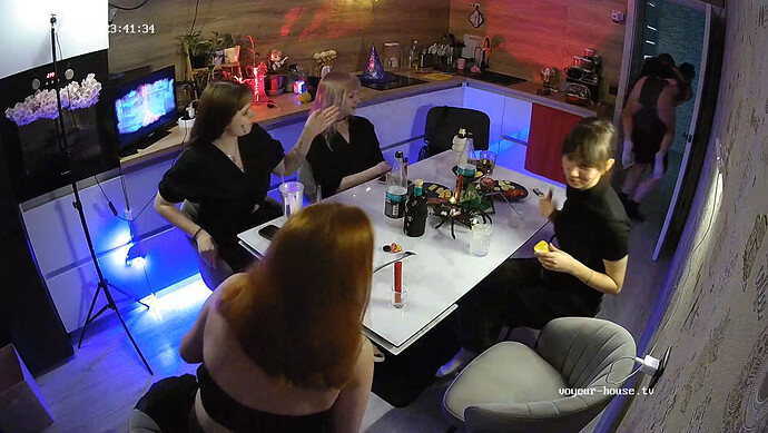 realm64-cam11-1746909760