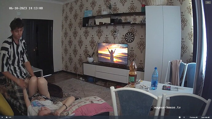 Ashampoo_Snap_samedi 10 juin 2023_9h13m55s_001_Cinderella & Isidor apartment with reallifecam cameras at Voyeur House TV - Google Chrome