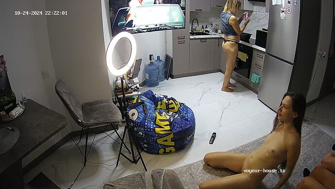 videoframe_9422