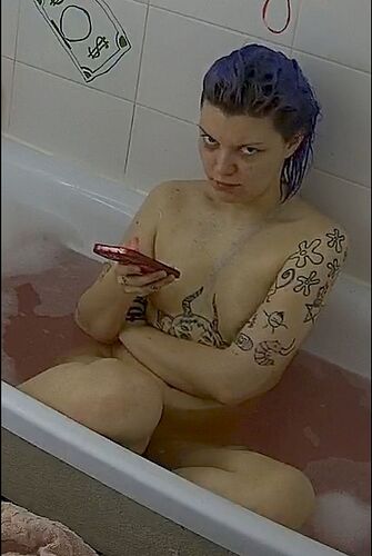 Lolla_261011_naked_bathtub_camlook_@_Lolla_Jessie_realm177_01