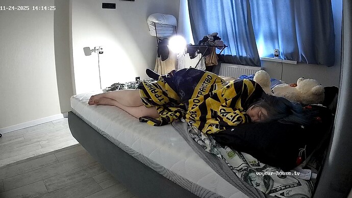 realm5-cam16-1763984919