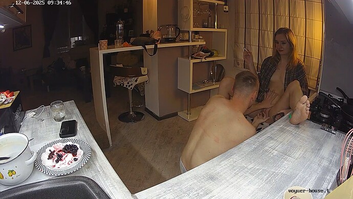 realm64-cam11-1765003107