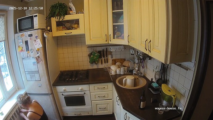 realm7-cam12-1765358798