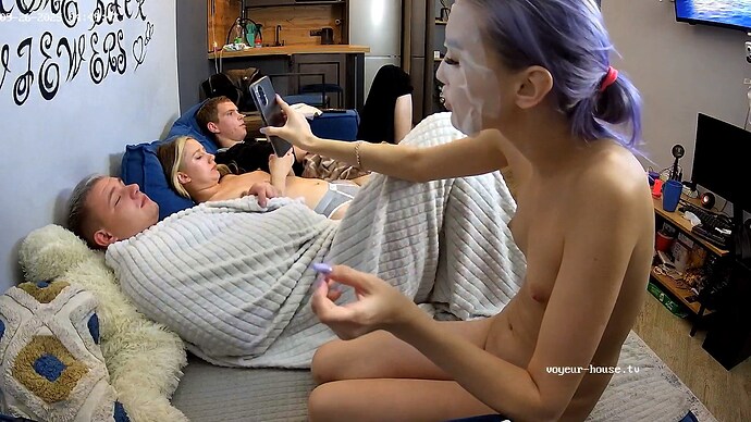 RosyAleks-20250926-02