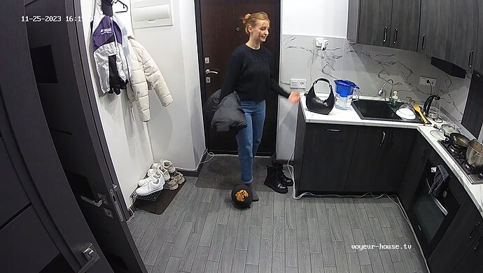 realm27-cam110-1700919358