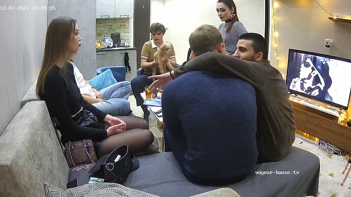 realm6-cam15-1765055398