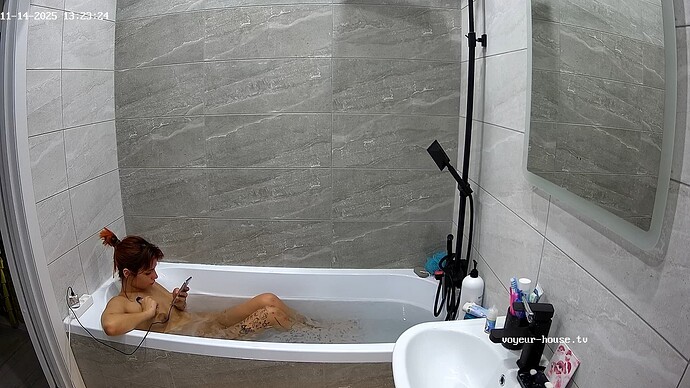 realm5-cam19-1763145321