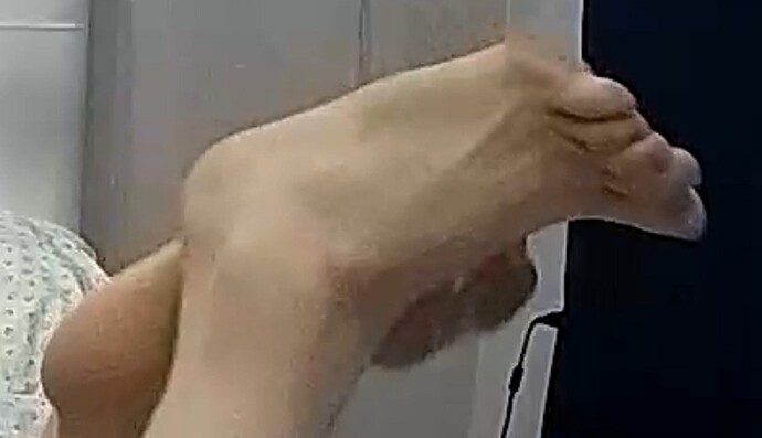 feet Foxy Lee 10-27-22 2
