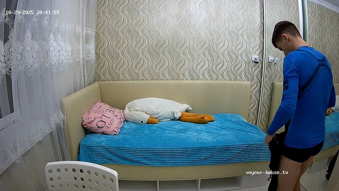 realm122-cam110-1761768327