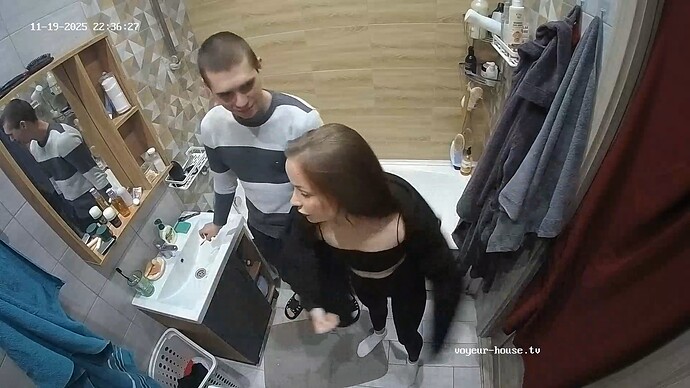 realm18-cam113-1763582001