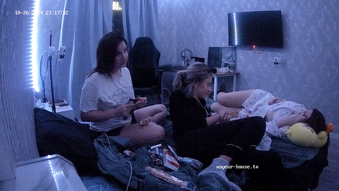 realm8-cam19-1729973907