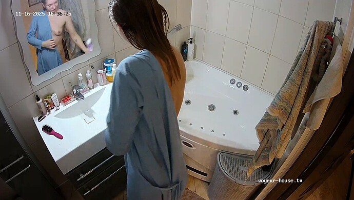 realm64-cam110-1763300438