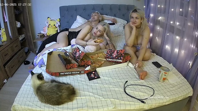 realm123-cam17-1765031390