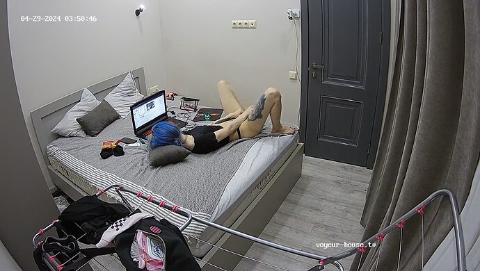 realm98-cam16-1714348271