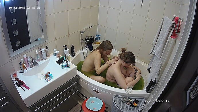 realm64-cam110-1761201261