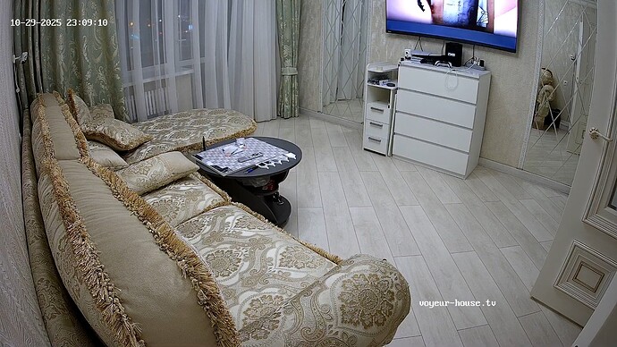 realm122-cam15-1761768549