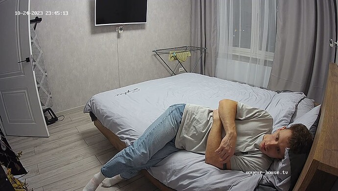 realm1-cam18-1698180351