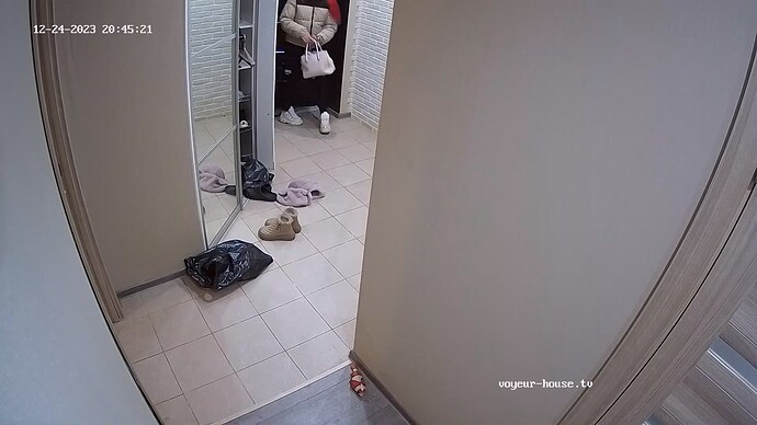 realm62-cam111-1703443619