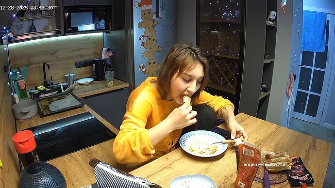 realm94-cam12-1766955160