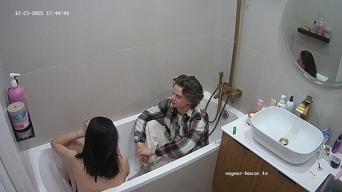 realm10-cam18-1766501125