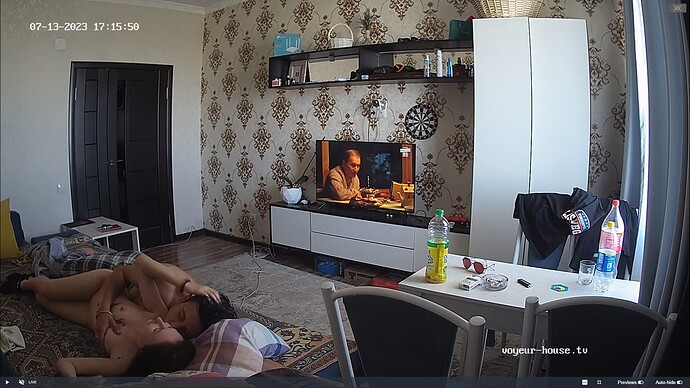 Ashampoo_Snap_jeudi 13 juillet 2023_12h16m28s_004_Flora apartment with reallifecam cameras at Voyeur House TV - Google Chrome