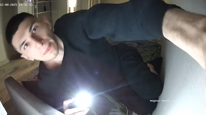 realm126-cam112-1765213463