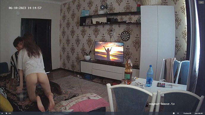 Ashampoo_Snap_samedi 10 juin 2023_9h18m33s_007_Cinderella & Isidor apartment with reallifecam cameras at Voyeur House TV - Google Chrome