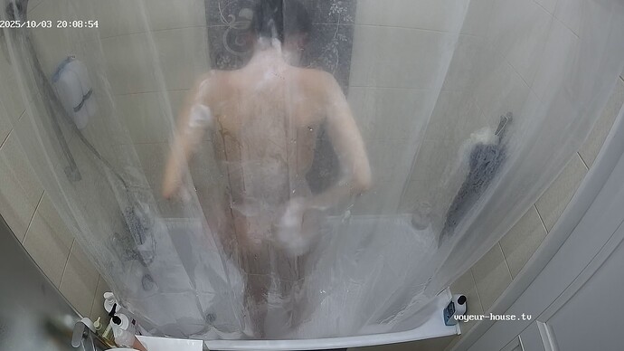 realm106-cam18-1759511375