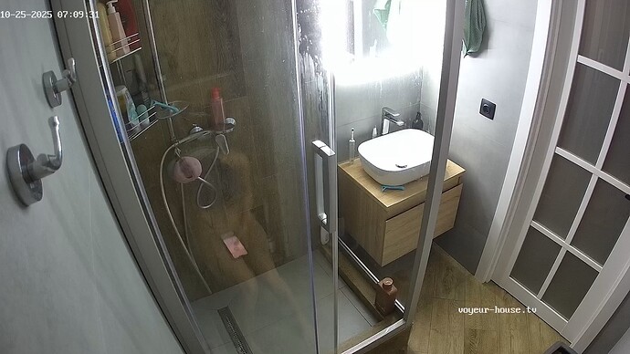 realm94-cam19-1761365402