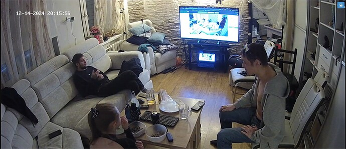 Living room camera at Henry reallifecam apartment at Voyeur House HHHHHHHTV (cam14) - Google Chrome