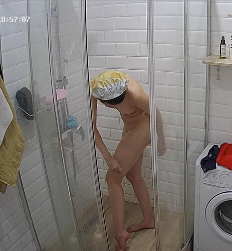 Screenshot 2023-08-10 at 12-07-15 Bathroom camera at Bert & Rissa reallifecam apartment at Voyeur House TV (cam19)