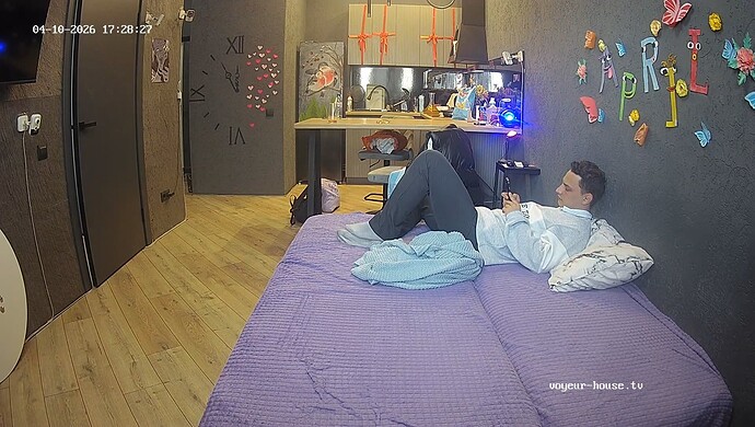 realm108-cam15-1775831433