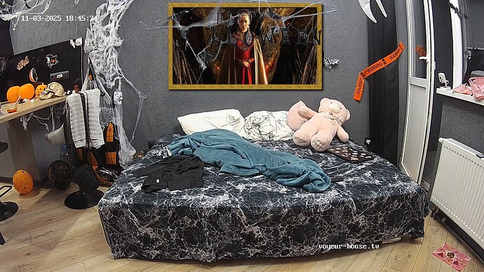 AoraRhaenyra-20251103-01