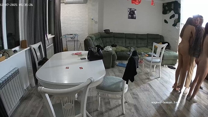 realm126-cam13-1765075012