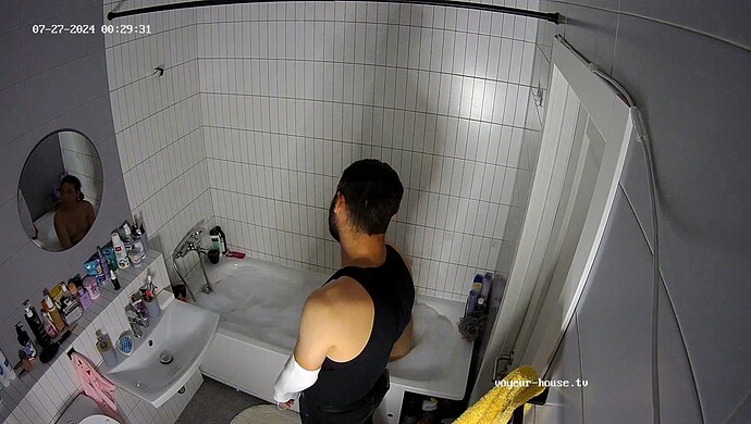 realm2-cam110-1722029386