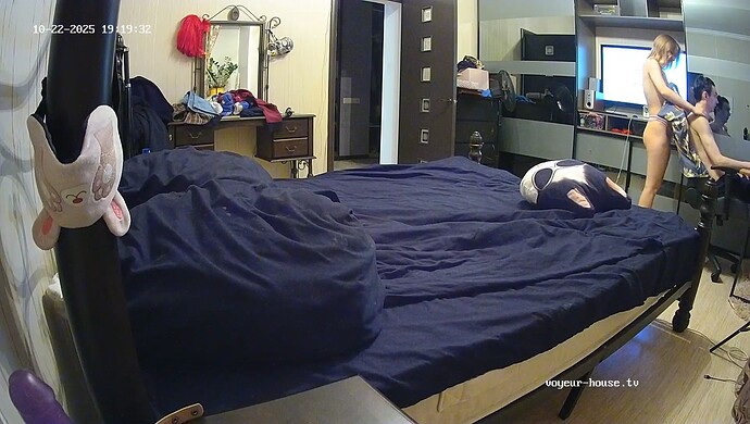 realm64-cam17-1761150035