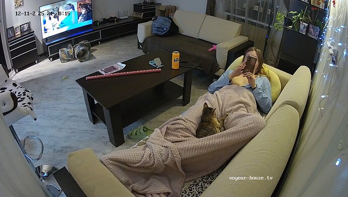 realm64-cam16-1765477135