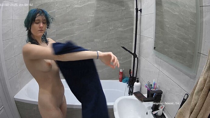 realm5-cam19-1765597810