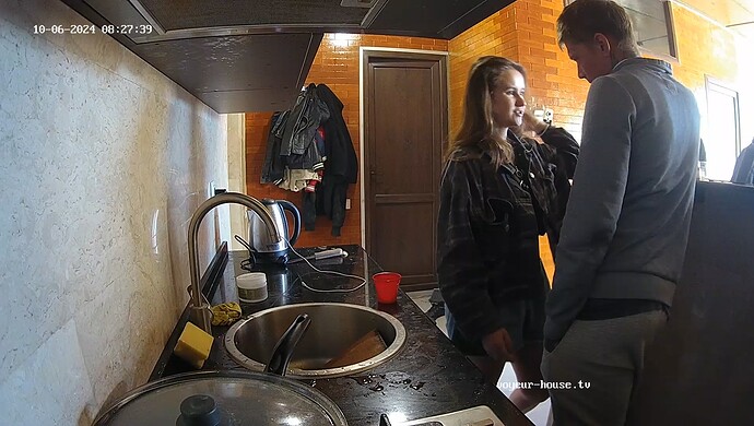 realm43-cam12-1728189009