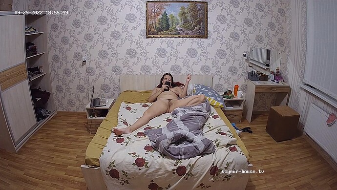 Elisha_220929_naked_in bedroom_afternoon_open_pussy_realm64-cam18-1664474632