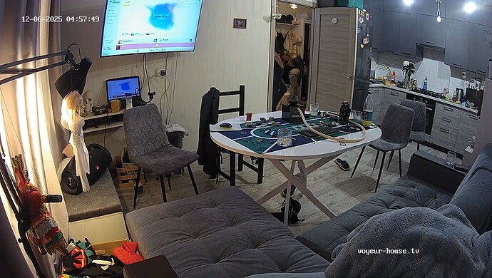 realm18-cam13-1764986306