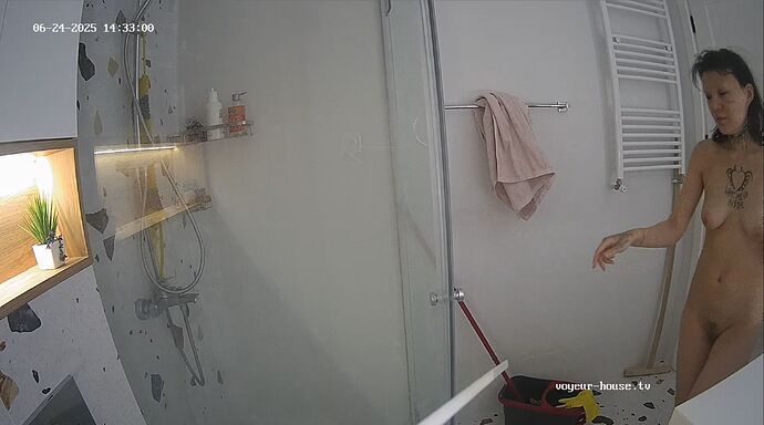 Anais_250624_bush_bathroom_@_Anais_realm100