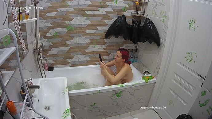 realm42-cam19-1762097637