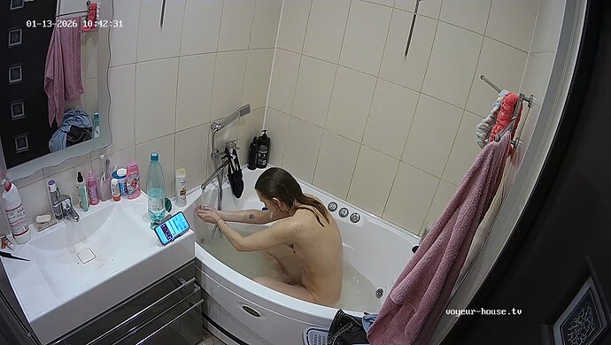 realm64-cam110-1768291019