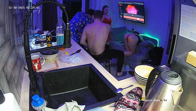 realm10-cam11-1763422810