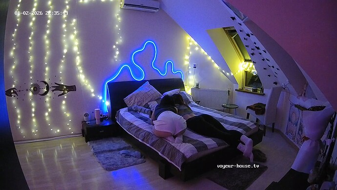 realm8-cam112-1767386180