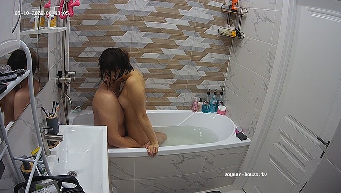 realm42-cam19-1757454838