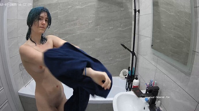 realm5-cam19-1765188571