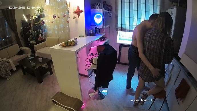 realm64-cam112-1766223816