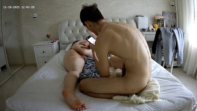 realm122-cam17-1763456807